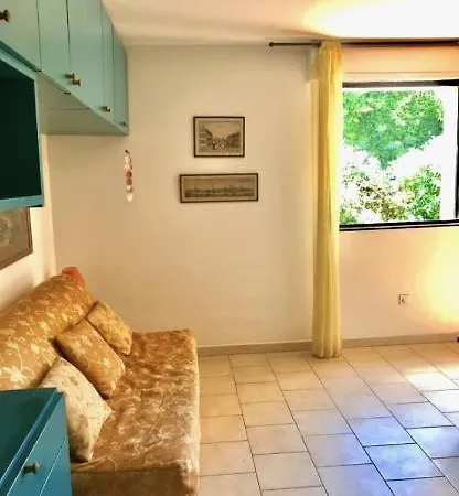 Con Giardino A 50 M Dal Mare *