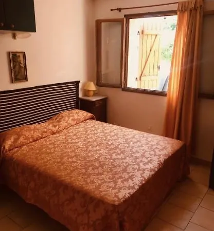 Con Giardino A 50 M Dal Mare Holiday home