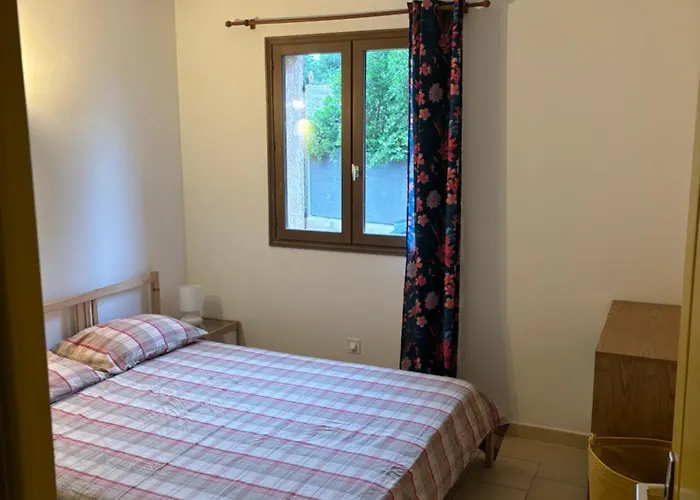 T2 A 2 Minutes A Pied De La Avec Parking Prive Vakantiehuis