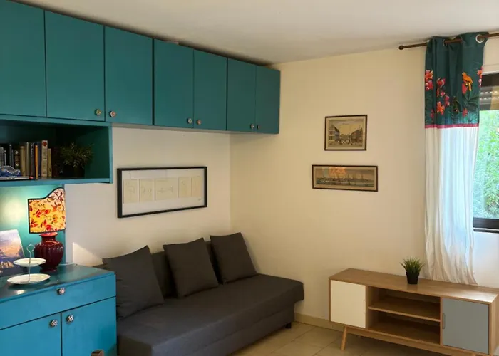 Ferienhaus T2 A 2 Minutes A Pied De La Avec Parking Prive *